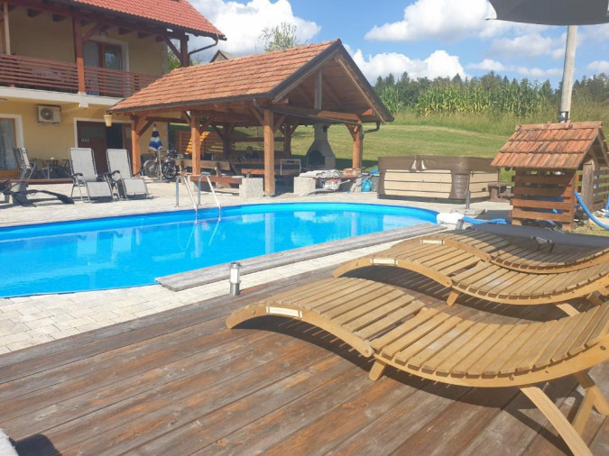 Gönnen Sie sich einen Urlaub in den Apartments am Fluss Lahinja & Kolpa, Lahinja & Kolpa River Apartments Gradac